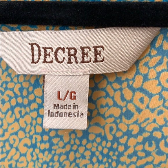 Decree Blouse - Picture 3 of 5